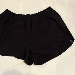 Women’s shorts Athleta size L, inseam 3’.